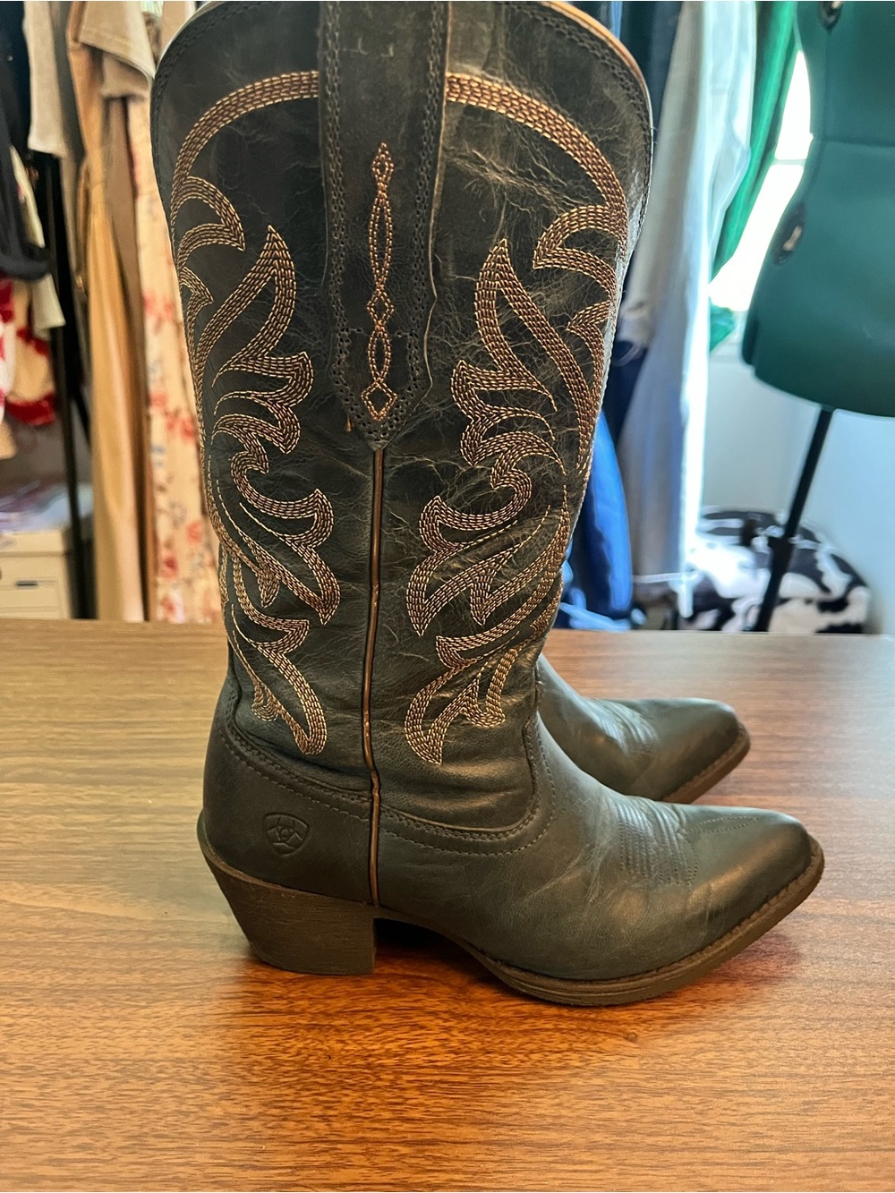 Ariat Vintage Denim Heritage J Toe Leather Heeled Boots with Brown Embroidery - Picture 3 of 9